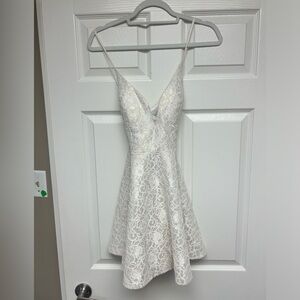 Beautiful white mini dress.